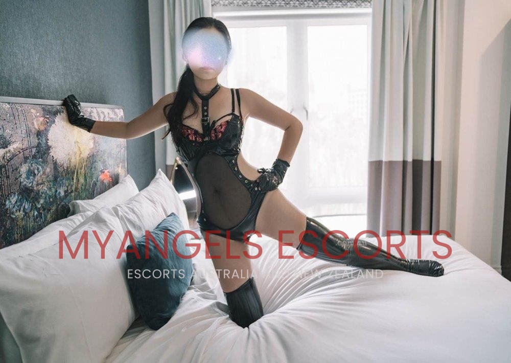 Photo 2 / 5 of Carina