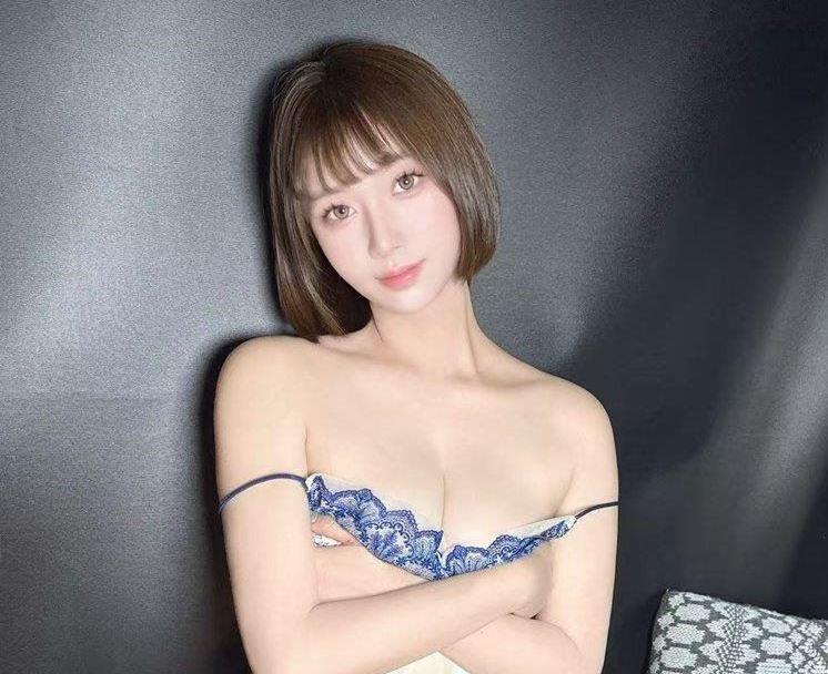 Erica, 22, Asian escort in Rockingham, Australia - D cup