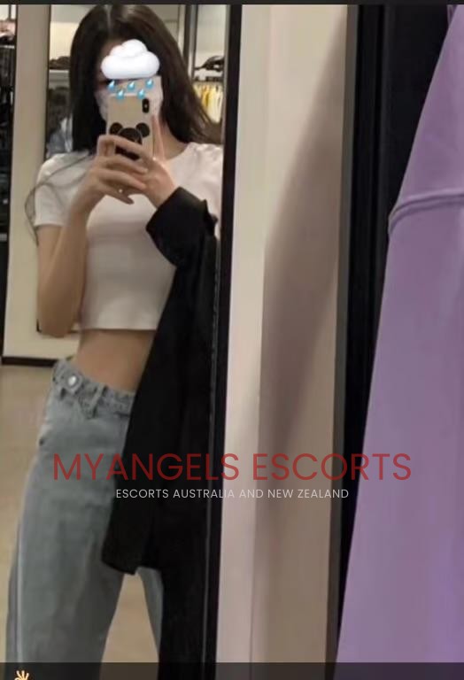 Photo 1 / 2 of Wendy
