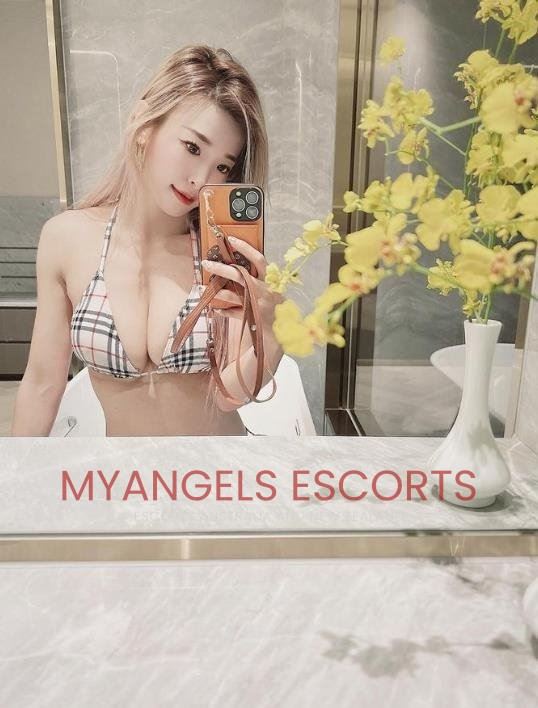 Photo 3 / 7 of Catherine