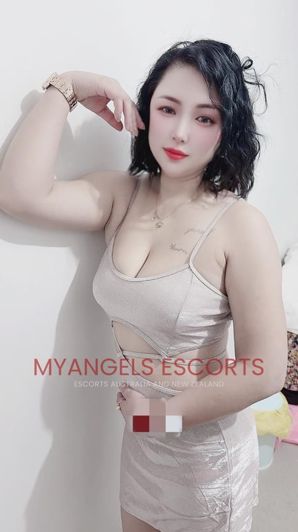 Photo 1 / 2 of BigBoobs Angel