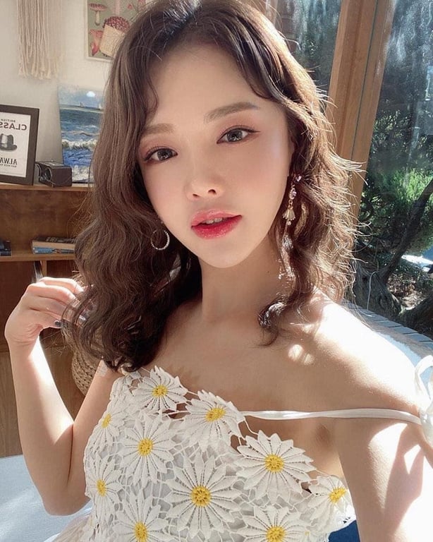 Riva, 21, Australian D cup escort from Newcastle NSW offering private services