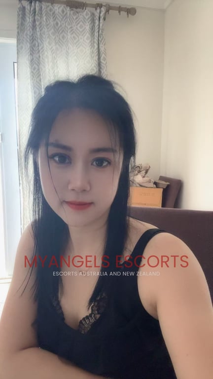 Photo 6 / 7 of Susan