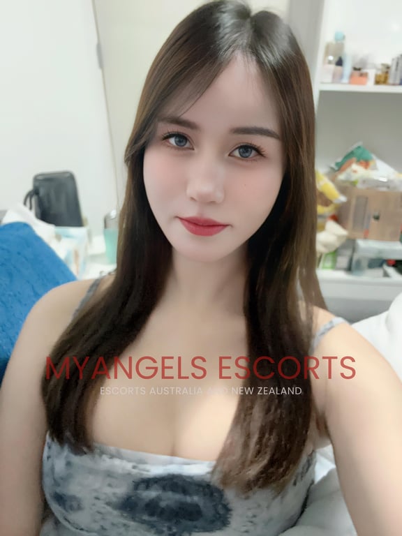 Nina 22-year-old Asian escort in Nelson New Zealand