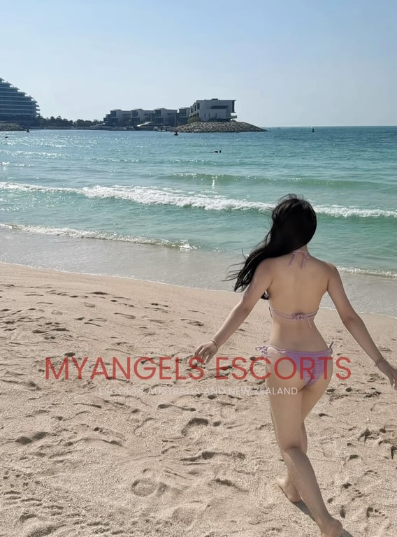 Photo 3 / 10 of Tiffany