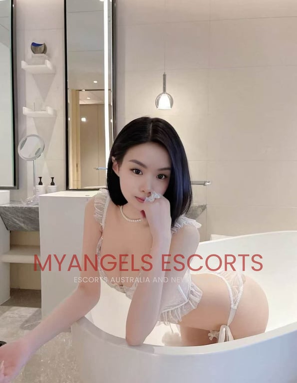 Abby 22-year-old Asian escort girl in Auckland Glenfield