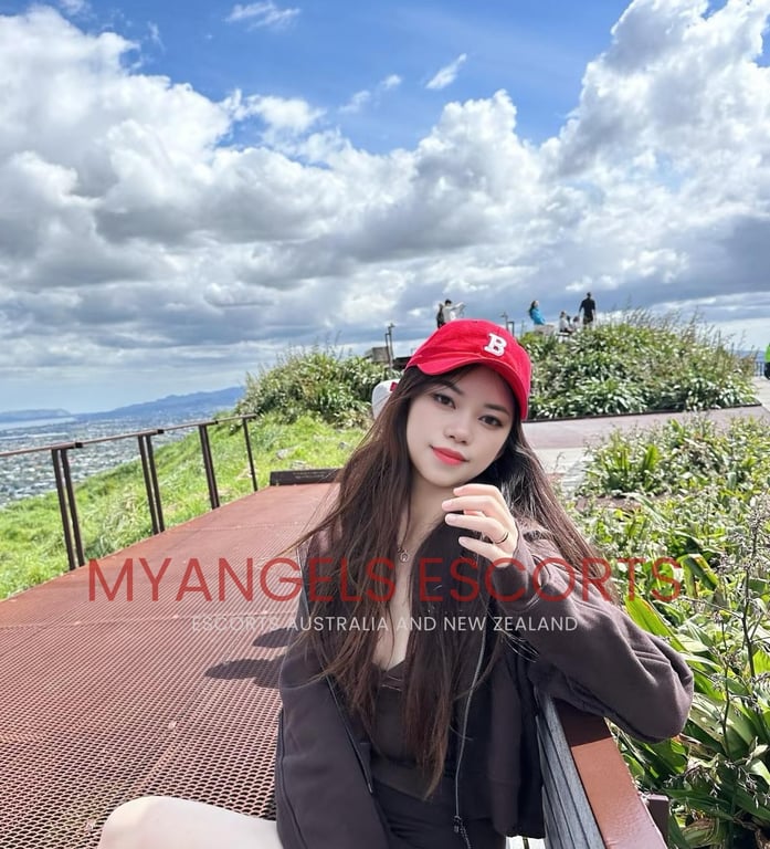 Photo 4 / 6 of Cherry 