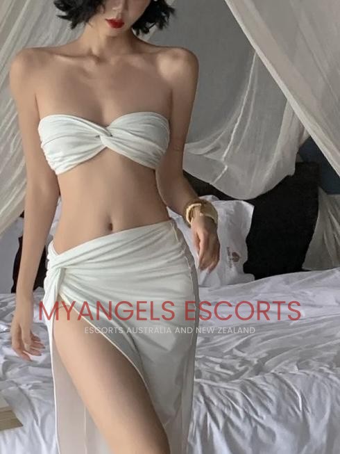 Photo 3 / 10 of Coco