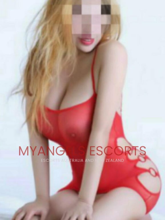 Photo 4 / 4 of Jane