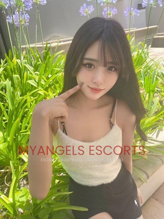 Photo 4 / 4 of Shinobu