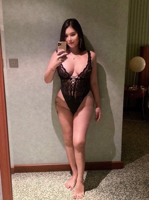 Emily 25 Asian escort offering sensual massage in Hamilton