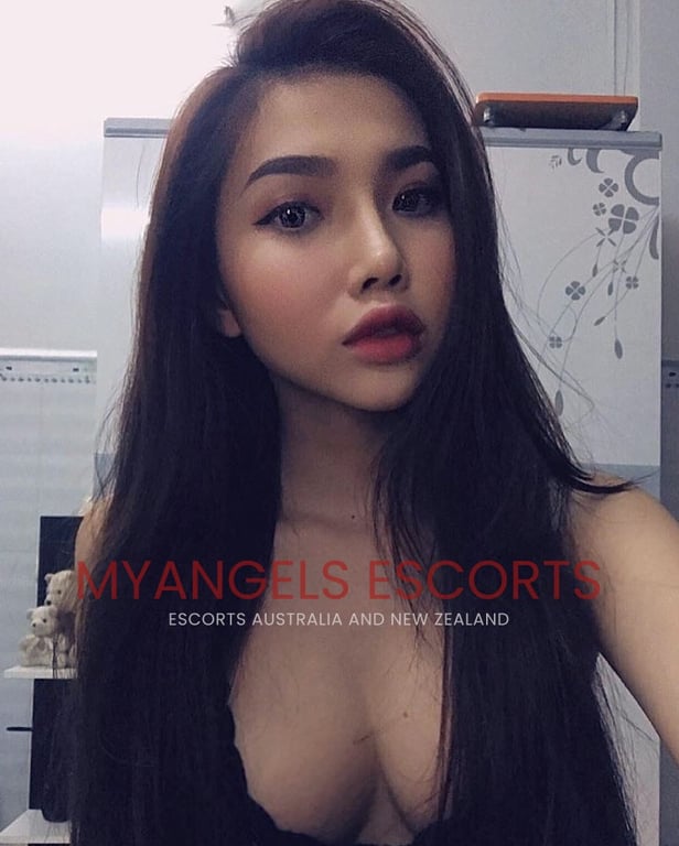 Bella, 23, Asian escort in Perth Applecross offering private services