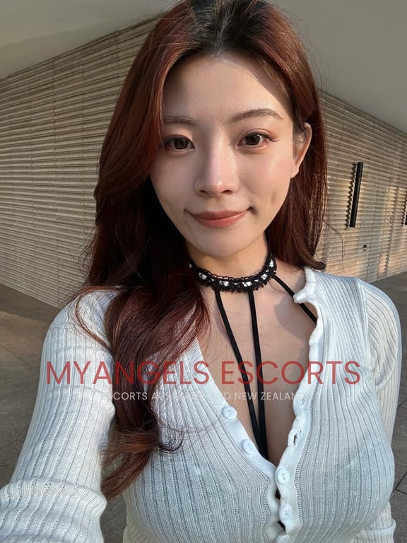 Lydia 25-year-old Singaporean escort in Gold Coast Australia