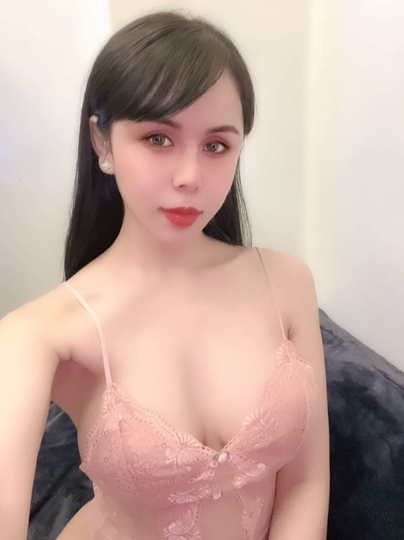 Ruby 25-year-old Chinese escort in Auckland Flat Bush