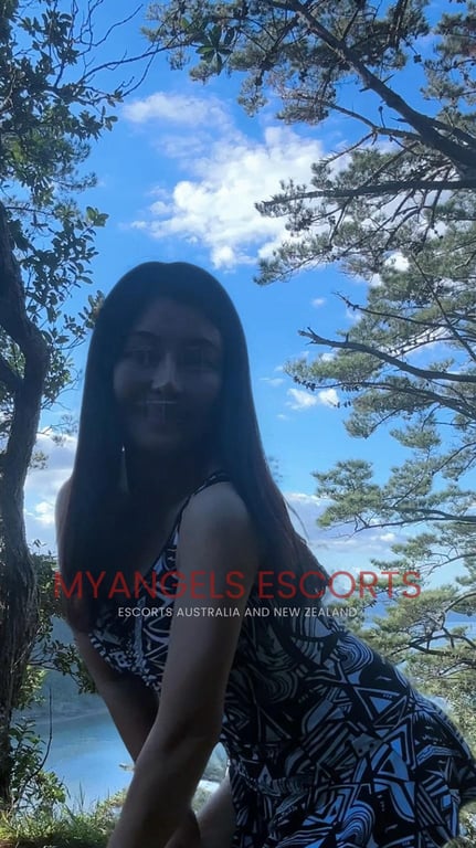 Anmi 26 Asian escort in Auckland Mount Roskill massage service