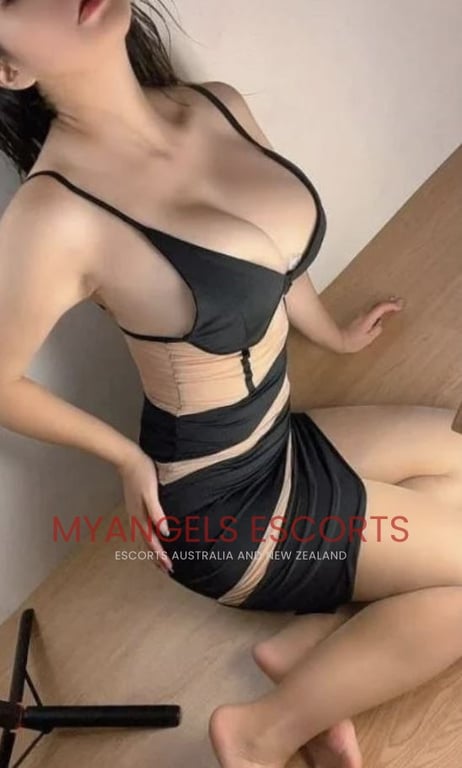 Photo 3 / 3 of Jimena