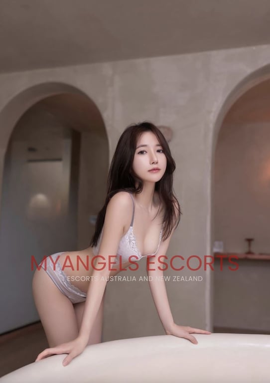 Photo 2 / 4 of Yilia