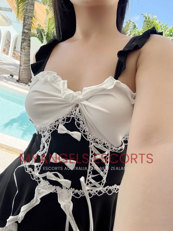 Lina 26-year-old Asian escort in Sydney City NSW