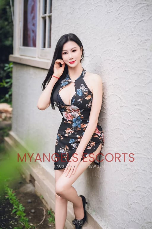 Photo 6 / 7 of Zhu li