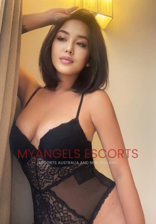 Photo 5 / 5 of Melisa