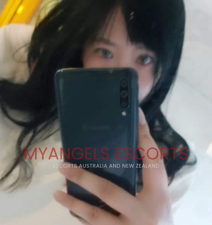 Photo 3 / 9 of Sunny
