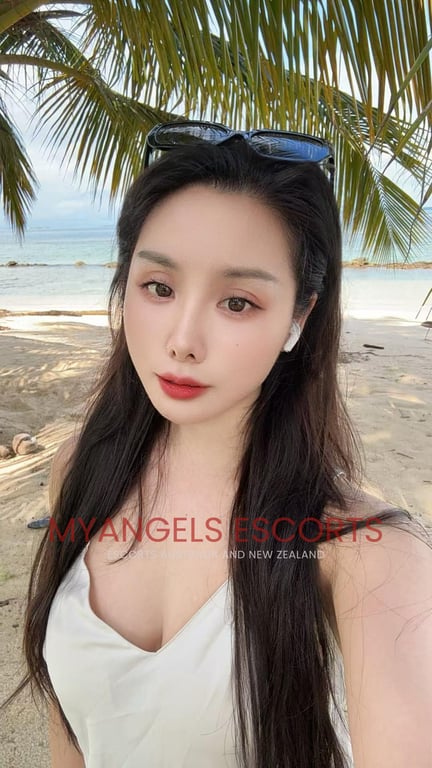 Photo 3 / 3 of Michelle