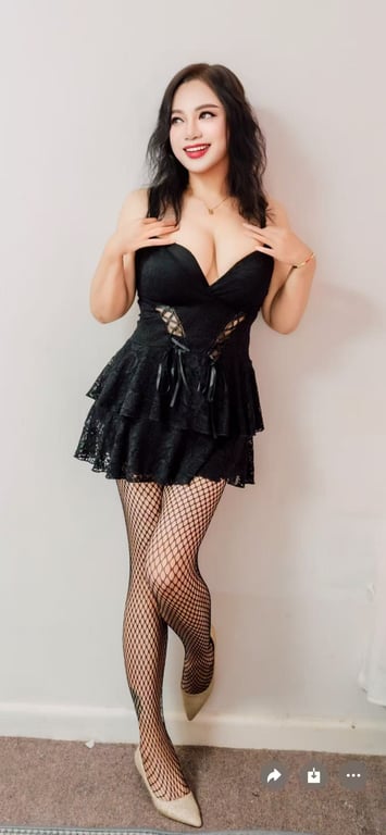 Molly Asian escort in Auckland Mount Wellington aged 30