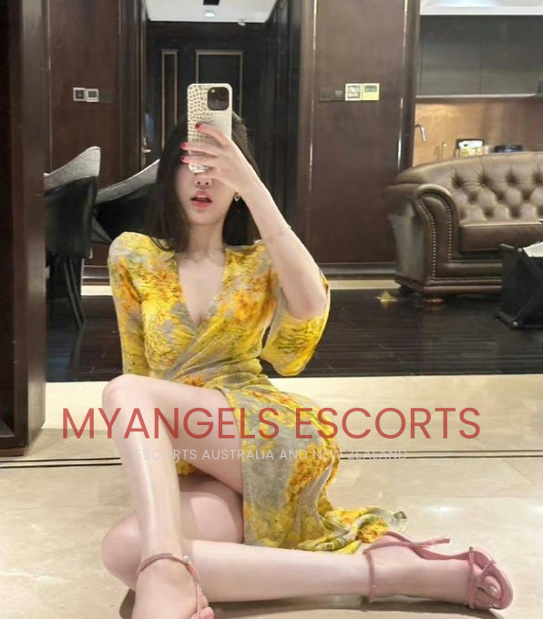 Photo 2 / 3 of MINGCO
