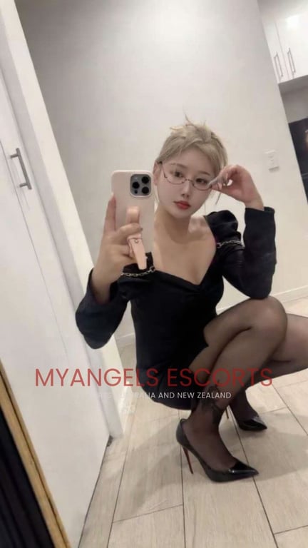 Jojo, 22, Chinese C-cup escort in Perth CBD, Australia