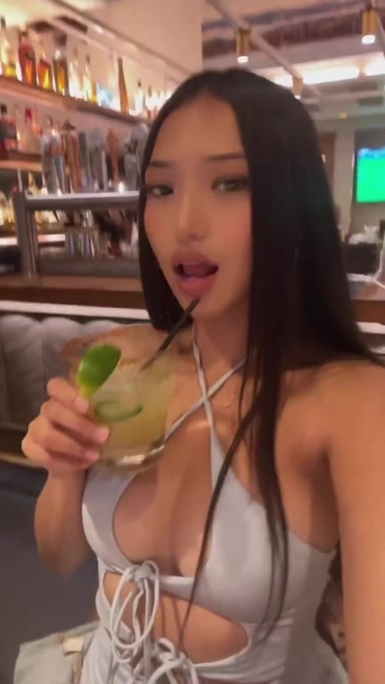 Jenny, 23, Colombian escort in Sydney Bar Beach offering sensual services