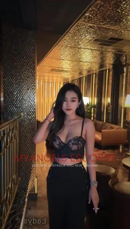 Carol, 27, Asian escort in Wellington Te Aro area, D cup
