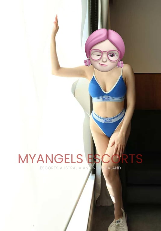 Photo 5 / 5 of Eva