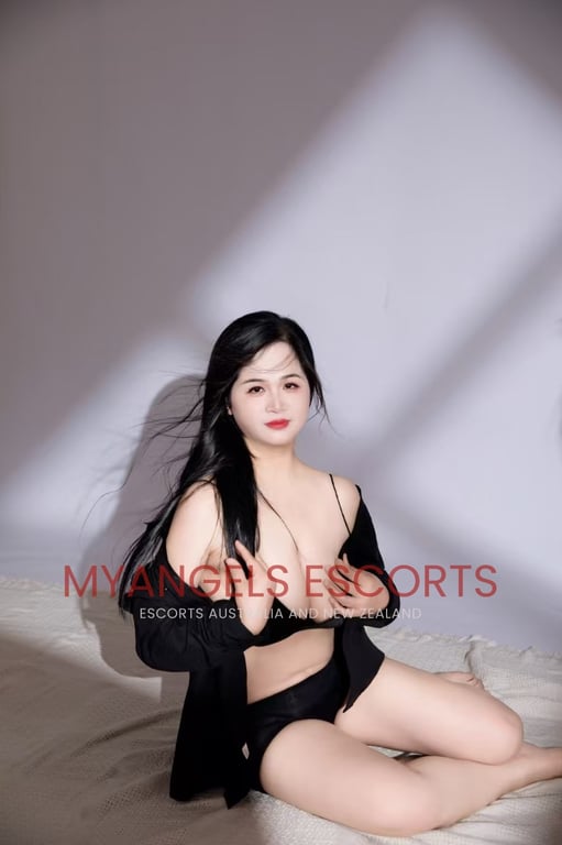 Photo 3 / 3 of Coco new girl 