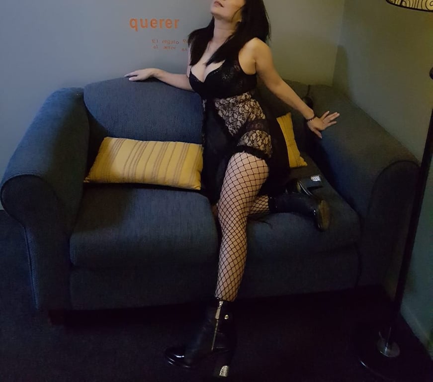 Amy 30-year-old Singaporean escort in Auckland Papatoetoe NZ