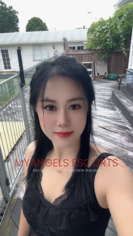 Photo 7 / 7 of Susan