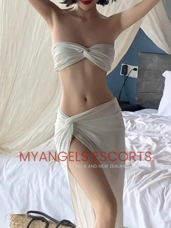 Photo 2 / 10 of Coco