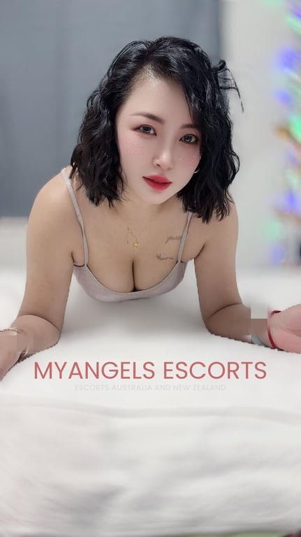 Photo 2 / 2 of BigBoobs Angel