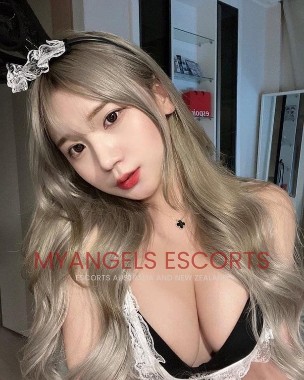 19yo Japanese Alisa, D cup, available in Brisbane CBD for pillow talk