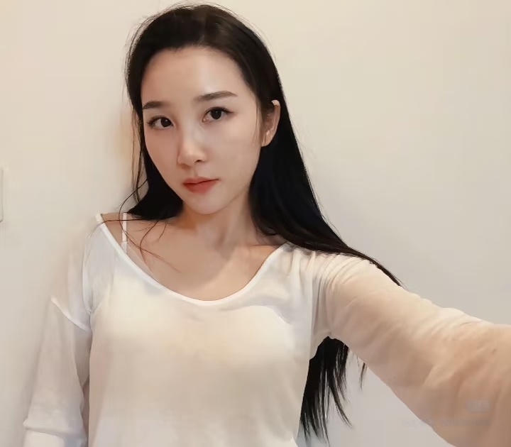 Profile of Chloe, 24 year old Korean from Box Hill, Melbourne Escort