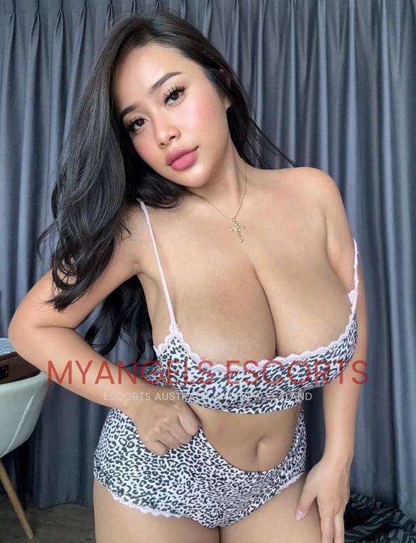 Opal, 23, DD cup escort offering private massage in Auckland Drury area
