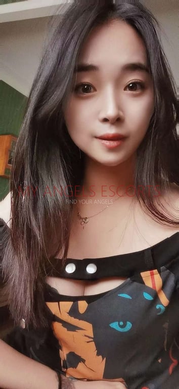Photo 2 / 6 of Wendy
