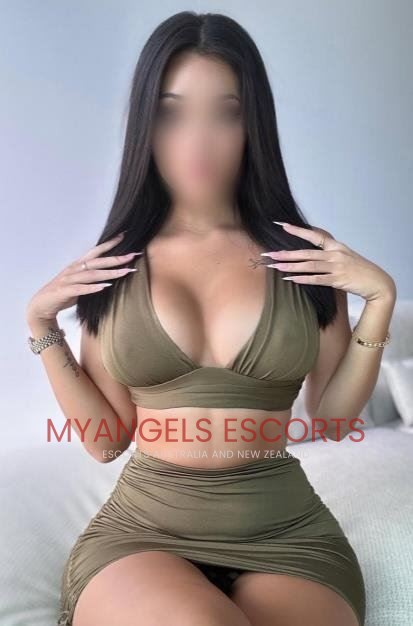 Photo 3 / 5 of Sarah