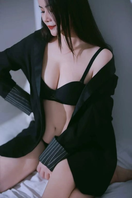 Cherry 23yo Australian escort D cup in East Perth