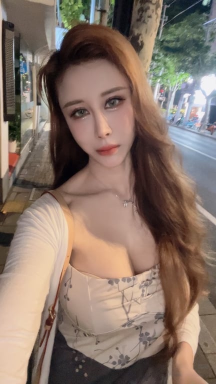 Profile of Lola, 26 year old Taiwanese from City of Sydney NSW, Sydney Escort