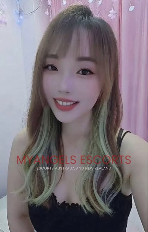 Amy D-cup escort in Perth Australia aged 24
