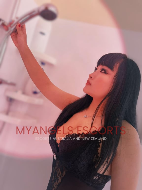 Photo 5 / 6 of Cici