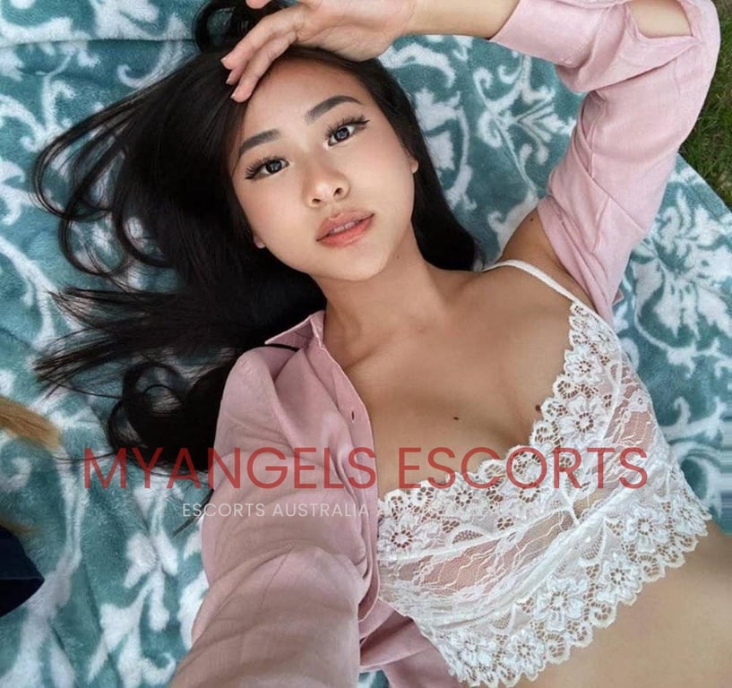 Photo 5 / 5 of Angie