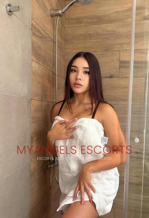 Gigi, 24, C cup escort from Napier, NZ offering premium hooker services