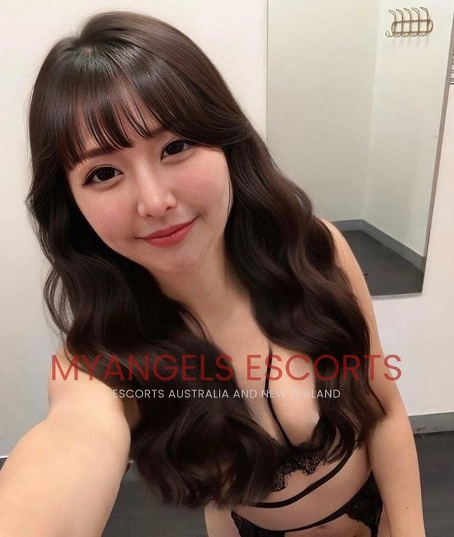 Denise, 21, Malaysian C cup escort in Sydney Bar Beach, Australia