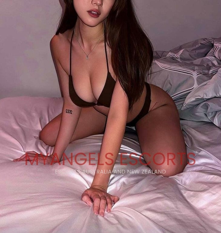 Photo 5 / 6 of Hana